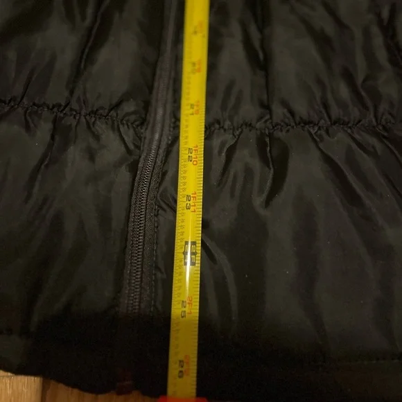 Women’s M Merona Puffer Vest - Reversible - Picture 13 of 13